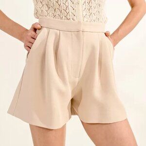 HIGH-WAISTED SHORTS WITH DARTS